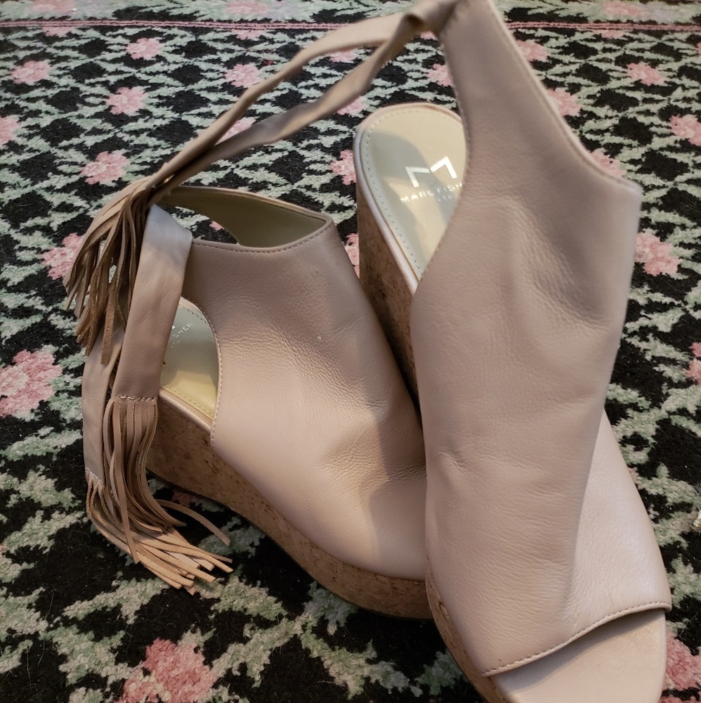 Marc Fisher nude shoes